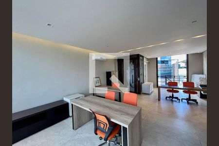 Casa à venda com 593m², 6 quartos e 6 vagas Casa à venda com 593m², 6 quartos e 6 vagasQuarto 5