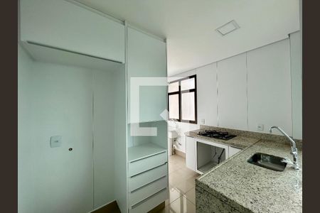 Cozinha de apartamento à venda com 1 quarto, 42m² em Vila Castela, Nova Lima