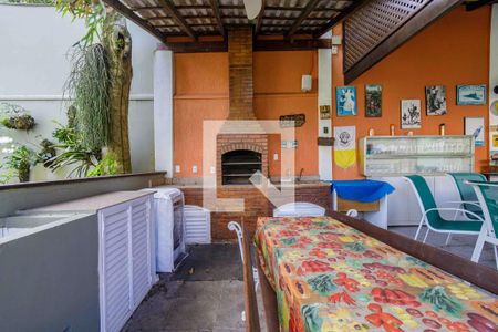 Casa de condomínio à venda com 850m², 5 quartos e 6 vagas Casa de condomínio à venda com 850m², 5 quartos e 6 vagasÁrea de Lazer