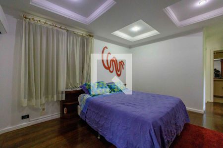 Casa de condomínio à venda com 850m², 5 quartos e 6 vagas Casa de condomínio à venda com 850m², 5 quartos e 6 vagasSuíte 2