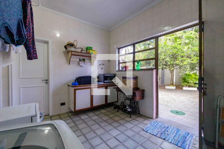 Casa de condomínio à venda com 850m², 5 quartos e 6 vagas Casa de condomínio à venda com 850m², 5 quartos e 6 vagasÁrea de Serviço