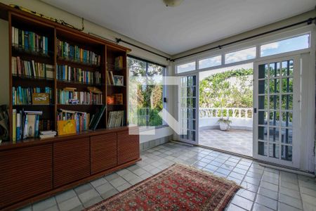 Casa de condomínio à venda com 850m², 5 quartos e 6 vagas Casa de condomínio à venda com 850m², 5 quartos e 6 vagasVaranda Sala 4