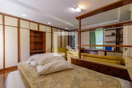 Casa de condomínio à venda com 850m², 5 quartos e 6 vagas Casa de condomínio à venda com 850m², 5 quartos e 6 vagasQuarto 1