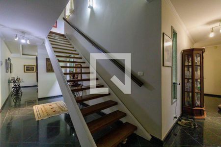 Casa de condomínio à venda com 850m², 5 quartos e 6 vagas Casa de condomínio à venda com 850m², 5 quartos e 6 vagasHall