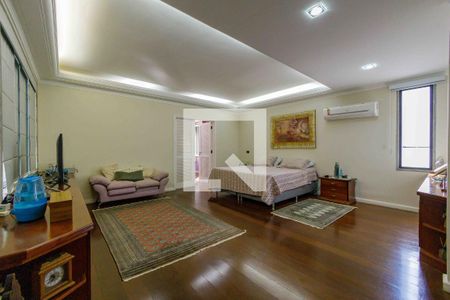 Casa de condomínio à venda com 850m², 5 quartos e 6 vagas Casa de condomínio à venda com 850m², 5 quartos e 6 vagasSuíte 3