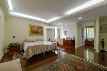 Casa de condomínio à venda com 850m², 5 quartos e 6 vagas Casa de condomínio à venda com 850m², 5 quartos e 6 vagasSuíte 3