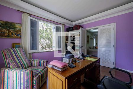 Casa de condomínio à venda com 850m², 5 quartos e 6 vagas Casa de condomínio à venda com 850m², 5 quartos e 6 vagasEscritório Suíte 3