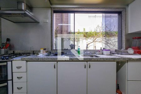 Casa de condomínio à venda com 850m², 5 quartos e 6 vagas Casa de condomínio à venda com 850m², 5 quartos e 6 vagasCozinha