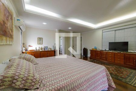 Casa de condomínio à venda com 850m², 5 quartos e 6 vagas Casa de condomínio à venda com 850m², 5 quartos e 6 vagasSuíte 3