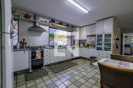 Casa de condomínio à venda com 850m², 5 quartos e 6 vagas Casa de condomínio à venda com 850m², 5 quartos e 6 vagasCozinha