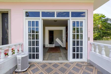 Casa de condomínio à venda com 850m², 5 quartos e 6 vagas Casa de condomínio à venda com 850m², 5 quartos e 6 vagasVaranda Sala 4