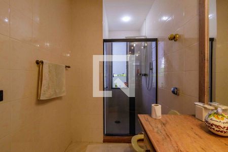 Casa de condomínio à venda com 850m², 5 quartos e 6 vagas Casa de condomínio à venda com 850m², 5 quartos e 6 vagasBanheiro Suíte 2