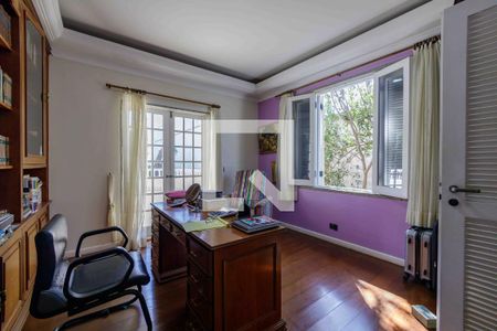 Casa de condomínio à venda com 850m², 5 quartos e 6 vagas Casa de condomínio à venda com 850m², 5 quartos e 6 vagasEscritório Suíte 3