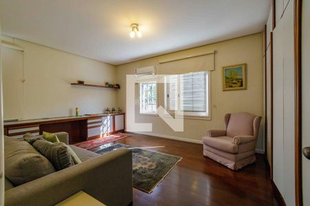 Casa de condomínio à venda com 850m², 5 quartos e 6 vagas Casa de condomínio à venda com 850m², 5 quartos e 6 vagasQuarto 2