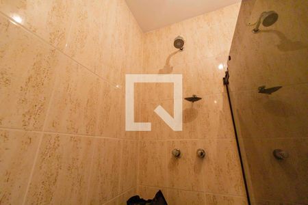 Casa de condomínio à venda com 850m², 5 quartos e 6 vagas Casa de condomínio à venda com 850m², 5 quartos e 6 vagasBanheiro Quintal