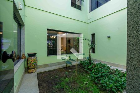 Casa de condomínio à venda com 850m², 5 quartos e 6 vagas Casa de condomínio à venda com 850m², 5 quartos e 6 vagasJardim de Inverno