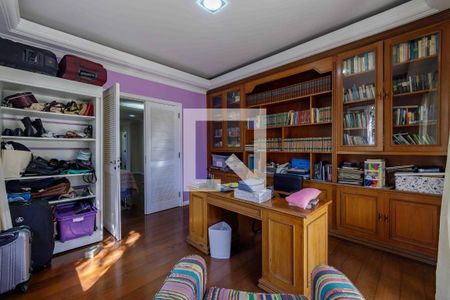 Casa de condomínio à venda com 850m², 5 quartos e 6 vagas Casa de condomínio à venda com 850m², 5 quartos e 6 vagasEscritório Suíte 3