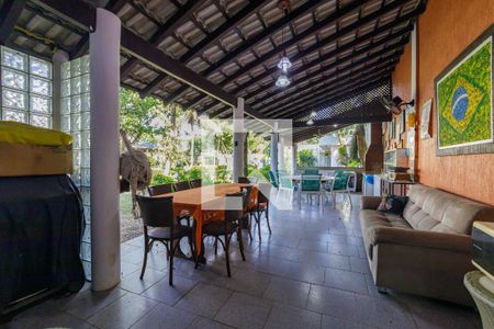 Casa de condomínio à venda com 850m², 5 quartos e 6 vagas Casa de condomínio à venda com 850m², 5 quartos e 6 vagasÁrea de Lazer