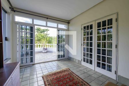 Casa de condomínio à venda com 850m², 5 quartos e 6 vagas Casa de condomínio à venda com 850m², 5 quartos e 6 vagasVaranda Sala 4