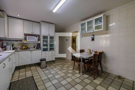 Casa de condomínio à venda com 850m², 5 quartos e 6 vagas Casa de condomínio à venda com 850m², 5 quartos e 6 vagasCozinha