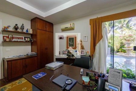 Casa de condomínio à venda com 850m², 5 quartos e 6 vagas Casa de condomínio à venda com 850m², 5 quartos e 6 vagasSuíte 1