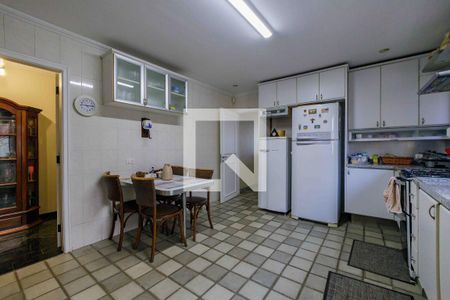 Casa de condomínio à venda com 850m², 5 quartos e 6 vagas Casa de condomínio à venda com 850m², 5 quartos e 6 vagasCozinha