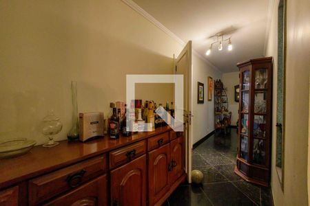 Casa de condomínio à venda com 850m², 5 quartos e 6 vagas Casa de condomínio à venda com 850m², 5 quartos e 6 vagasHall