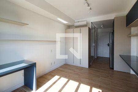 Sala de kitnet/studio para alugar com 1 quarto, 26m² em Indianópolis, São Paulo