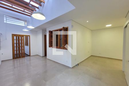 Sala de casa à venda com 2 quartos, 60m² em Vila Santo Estefano, São Paulo