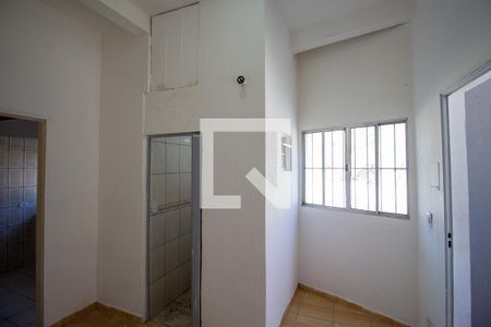 Sala de casa para alugar com 1 quarto, 40m² em Conjunto Habitacional Aguia de Haia, São Paulo