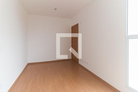 Sala de apartamento para alugar com 2 quartos, 45m² em Conjunto Residencial Bela Vista, Poá