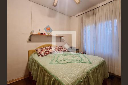 Quarto 1 de casa à venda com 3 quartos, 90m² em Vila Ipiranga, Porto Alegre