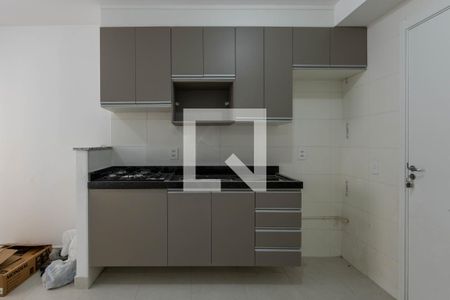 Sala/Cozinha de apartamento para alugar com 2 quartos, 32m² em Vila Ema, São Paulo