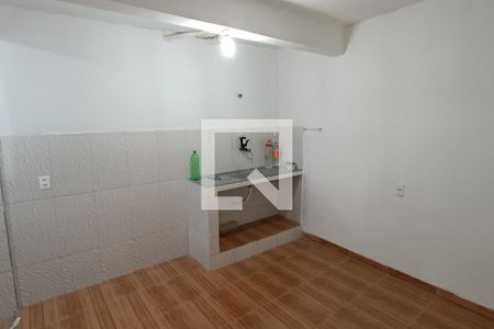 Cozinha de casa para alugar com 1 quarto, 45m² em Jardim Vinte E Cinco de Agosto, Duque de Caxias