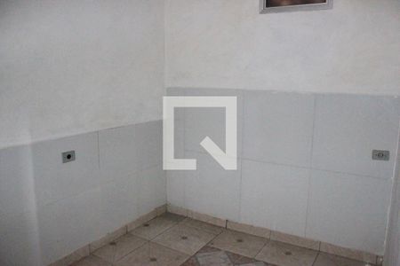 Quarto de casa para alugar com 1 quarto, 50m² em Jardim Presidente Dutra, Guarulhos