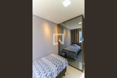 Quarto 1 de apartamento para alugar com 2 quartos, 47m² em Jardim Helga, São Paulo