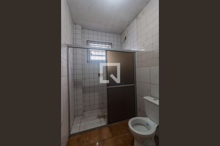 Banheiro de kitnet/studio para alugar com 1 quarto, 70m² em Capoeiras, Florianópolis