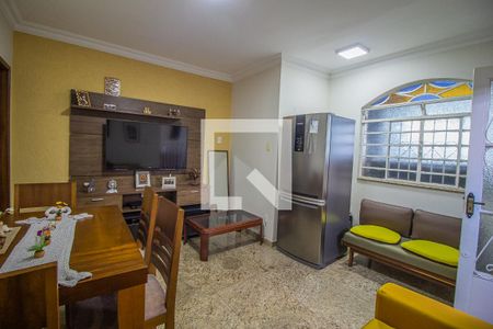 Sala de casa à venda com 4 quartos, 300m² em Alípio de Melo, Belo Horizonte