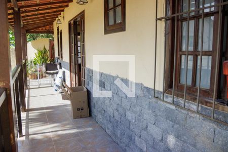 Varanda de casa à venda com 4 quartos, 700m² em Badu, Niterói