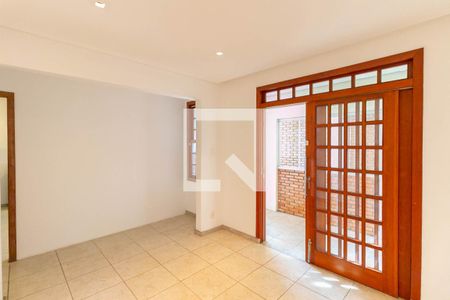 Sala de casa à venda com 4 quartos, 539m² em Santa Helena, Belo Horizonte
