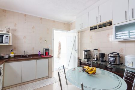 Casa à venda com 250m², 2 quartos e 2 vagas Casa à venda com 250m², 2 quartos e 2 vagasCozinha