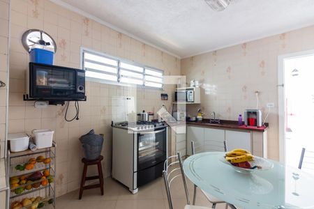Casa à venda com 250m², 2 quartos e 2 vagas Casa à venda com 250m², 2 quartos e 2 vagasCozinha