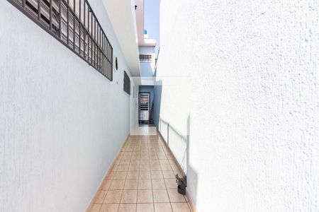 Casa à venda com 250m², 2 quartos e 2 vagas Casa à venda com 250m², 2 quartos e 2 vagasQuintal