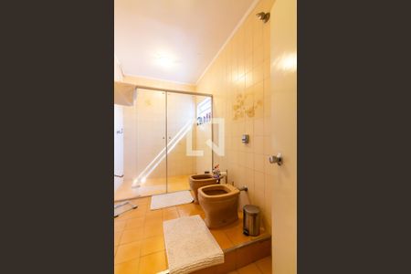 Casa à venda com 250m², 2 quartos e 2 vagas Casa à venda com 250m², 2 quartos e 2 vagasBanheiro