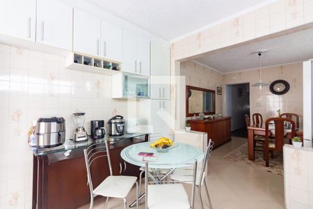 Casa à venda com 250m², 2 quartos e 2 vagas Casa à venda com 250m², 2 quartos e 2 vagasCozinha