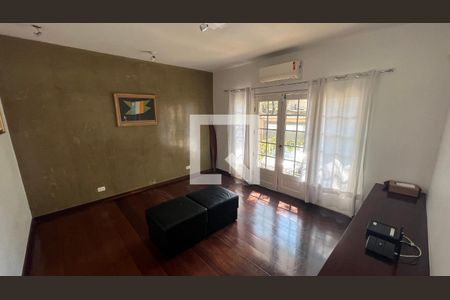 Casa à venda com 600m², 4 quartos e 4 vagasSala de TV