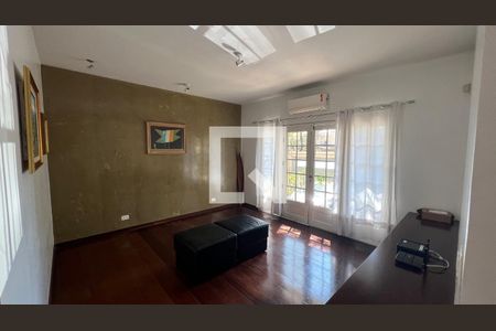 Sala de TV de casa à venda com 4 quartos, 600m² em Alto de Pinheiros, São Paulo