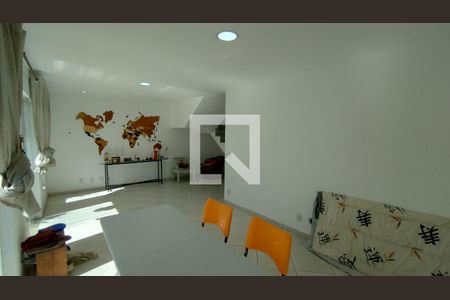 sala de casa à venda com 5 quartos, 240m² em Pechincha, Rio de Janeiro