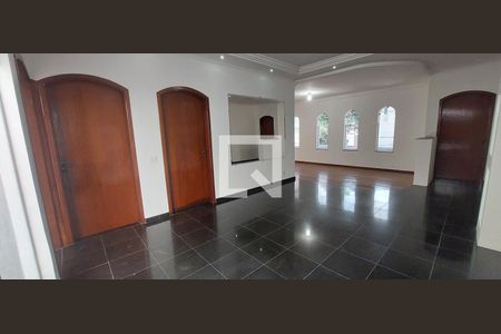 Sala2 de casa à venda com 3 quartos, 402m² em Vila Valparaiso, Santo André