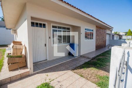 Casa para alugar com 130m², 3 quartos e 3 vagas Casa para alugar com 130m², 3 quartos e 3 vagasFachada